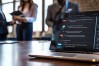 如何高效结束英语会议对话？实用表达技巧分享