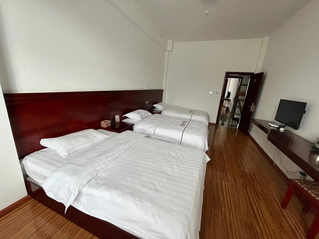 酒店标间可以住三个人吗