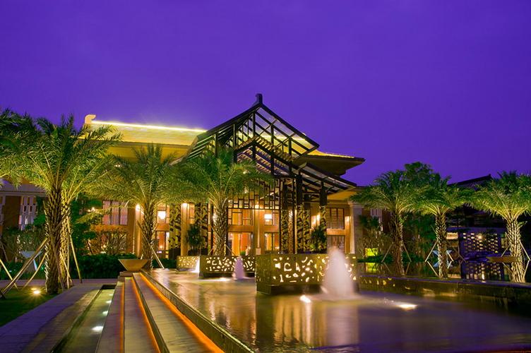 鸿洲埃德瑞皇家园林酒店