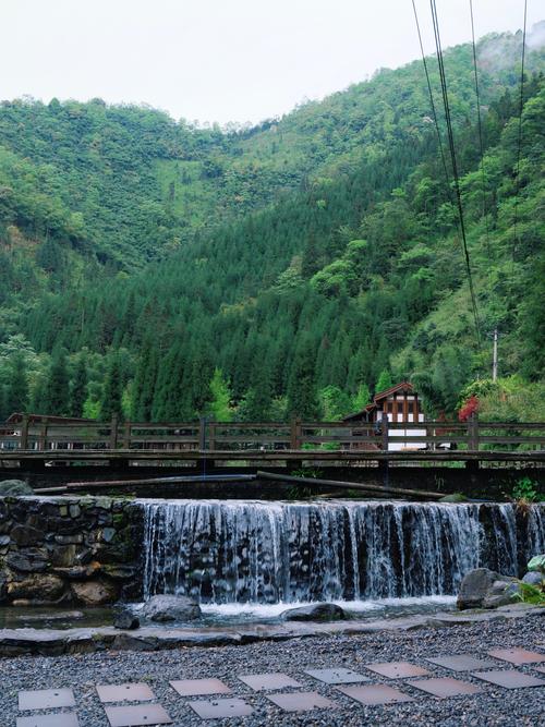 成都周边适合自驾游的地方