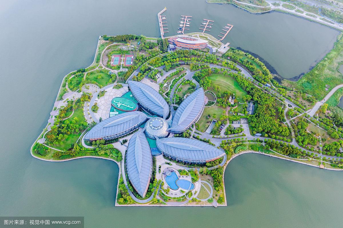 上海滴水湖皇冠假日酒店