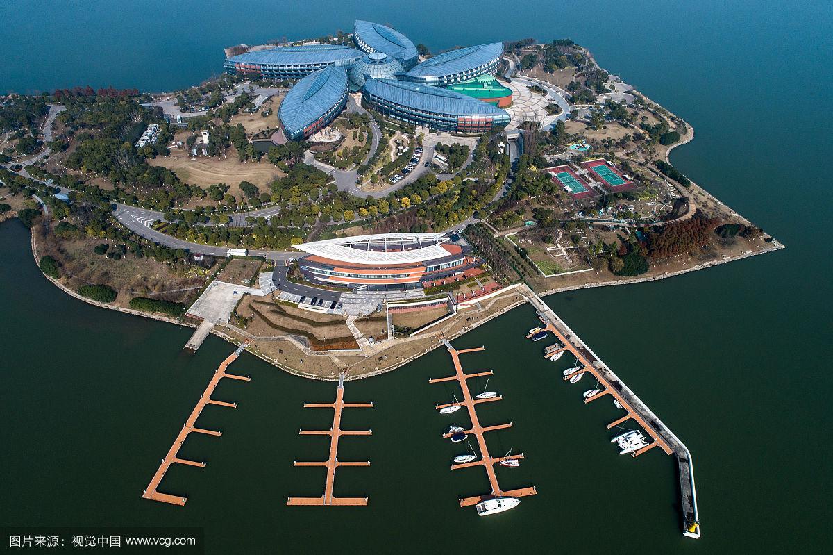 上海滴水湖皇冠假日酒店