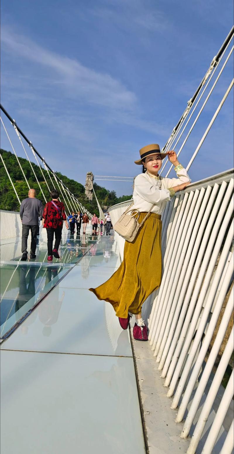 湖南张家界旅游景点玻璃栈道