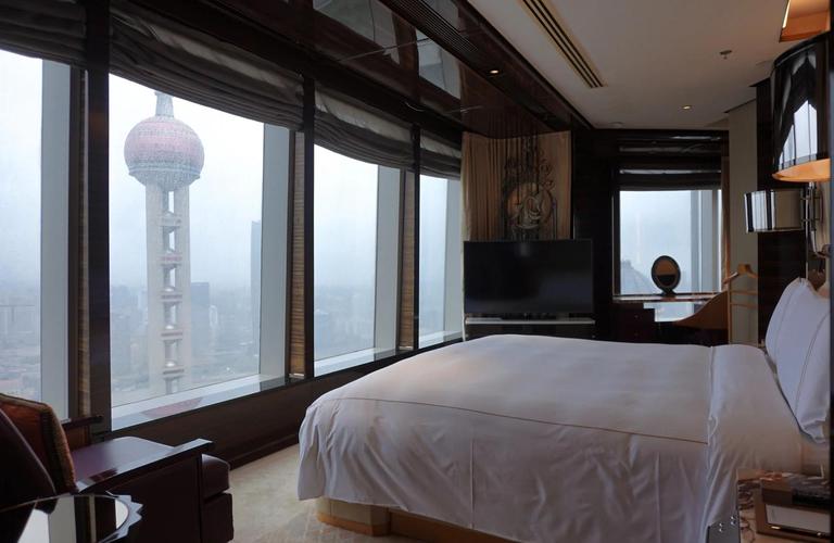 上海浦东丽思卡尔顿酒店