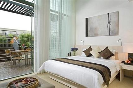 新加坡国敦河畔大酒店