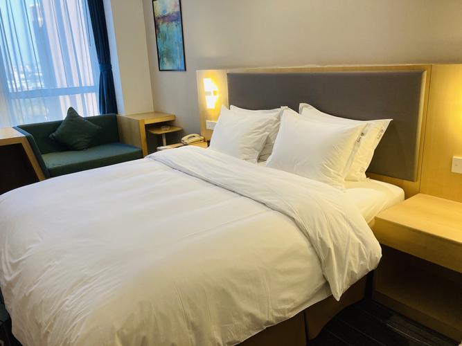 烟台万行智选假日酒店