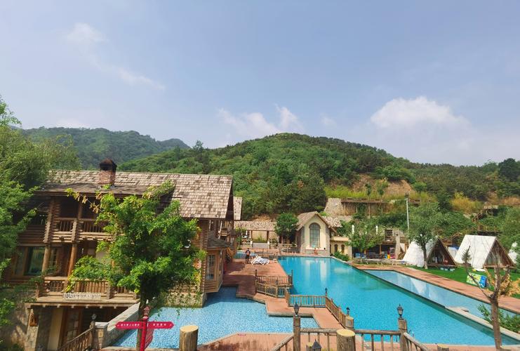 铁山坪莲渡湖度假酒店