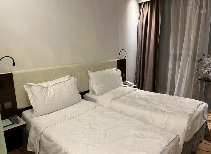 铜锣湾皇悦酒店到机场