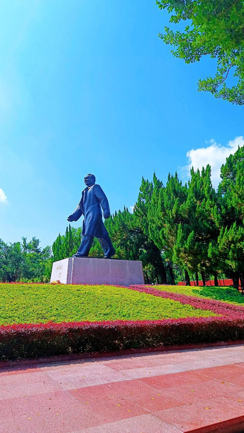 深圳莲花山公园有什么景点