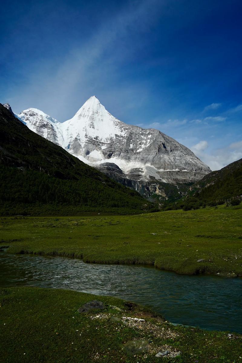 2025自驾游稻城亚丁