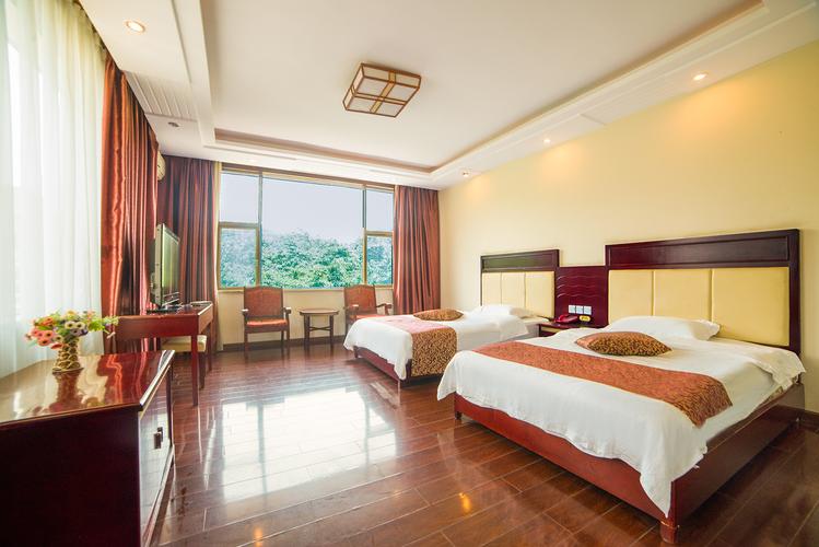 峨眉山报国寺附近酒店