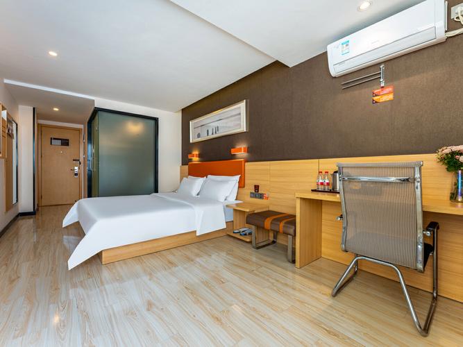 三亚海月广场附近酒店