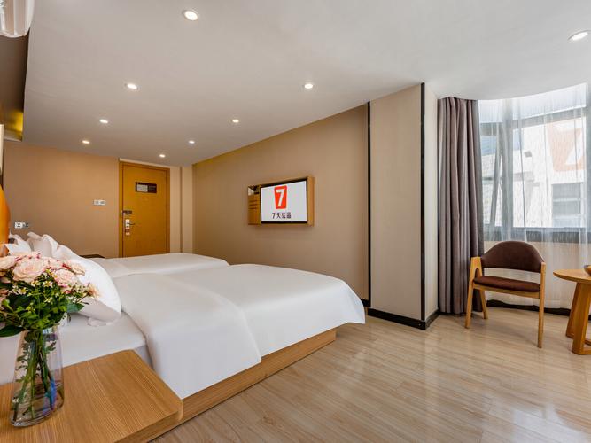 三亚海月广场附近酒店