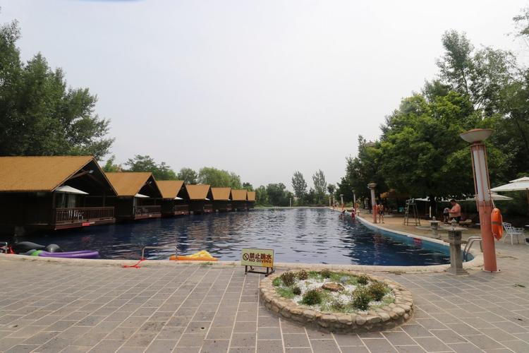 思拉堡虹溪谷温泉自驾游