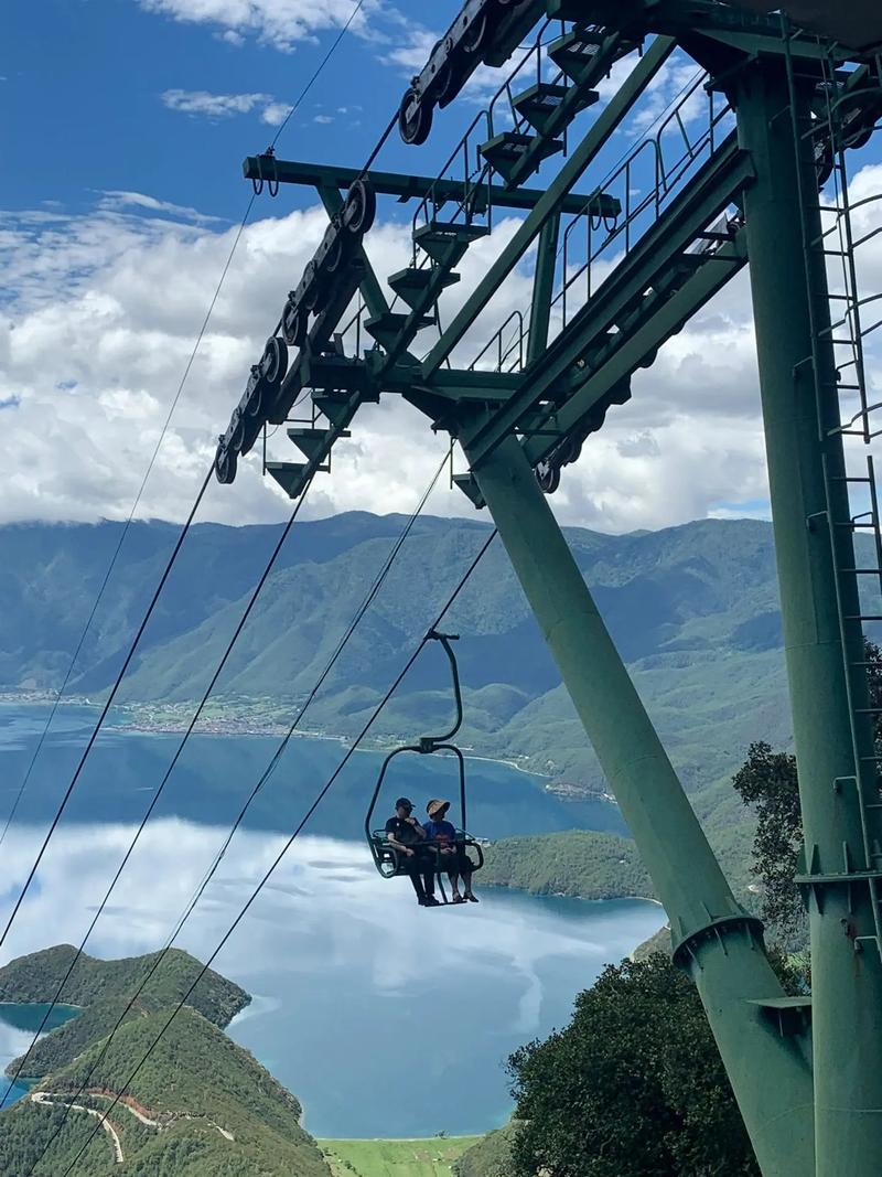 格姆女神山索道 自驾游