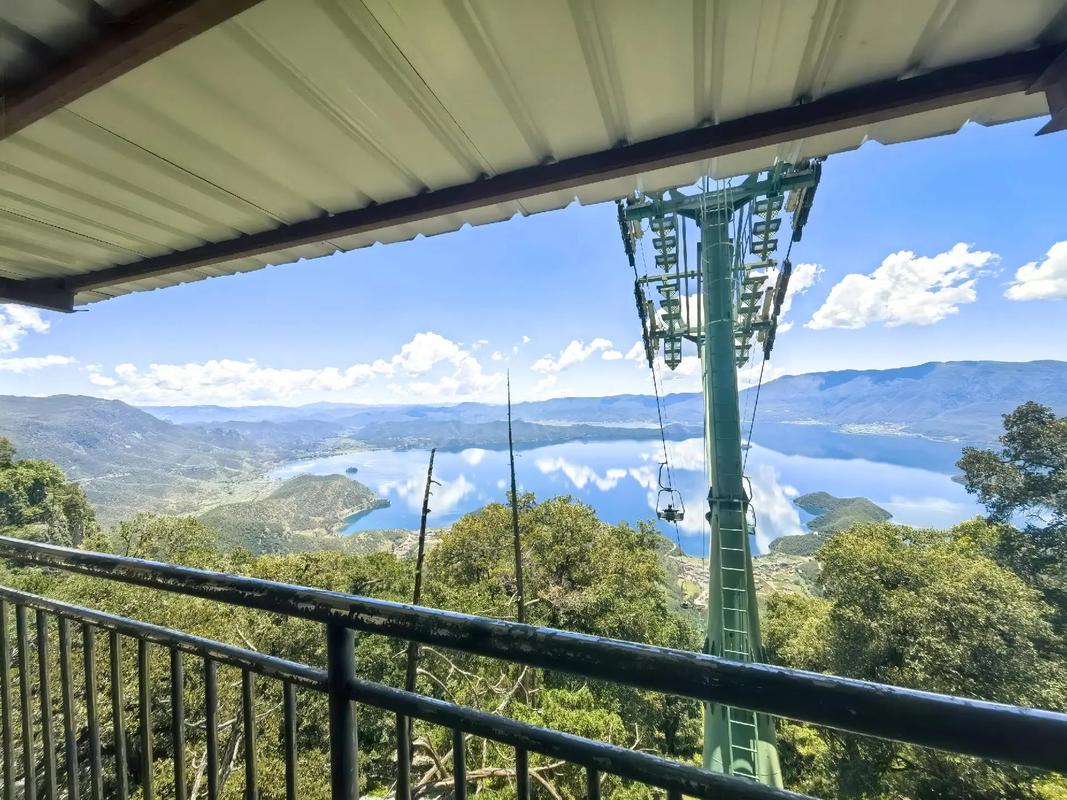 格姆女神山索道 自驾游