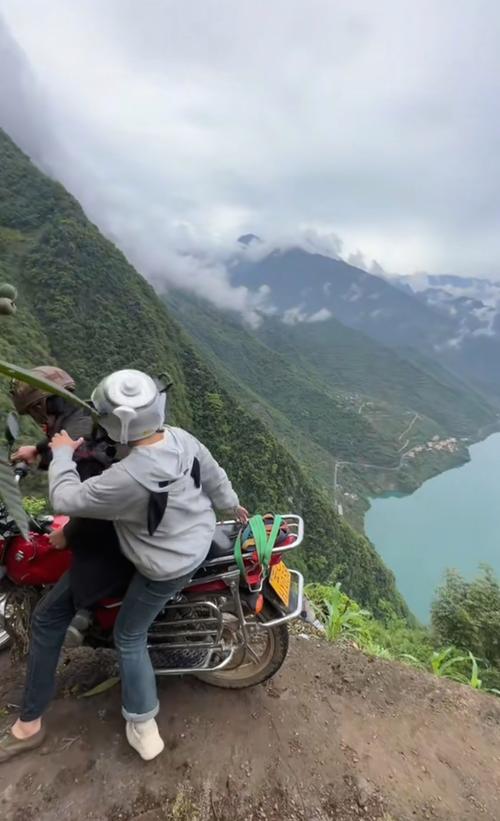 惊险刺激一个人自驾游