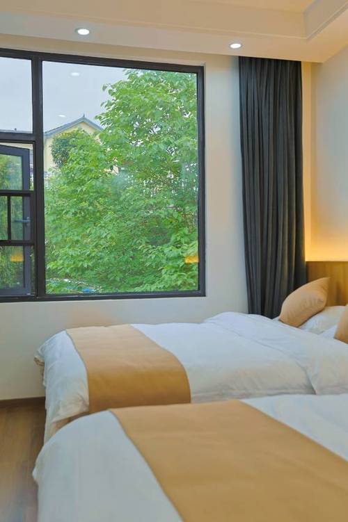 张家界火车站附近酒店