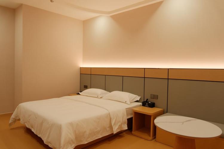 成都理工大学附近酒店