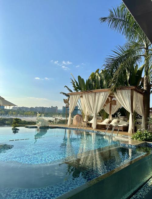 西双版纳带泳池的酒店