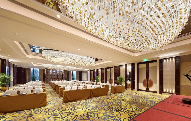 增城保利皇冠假日酒店