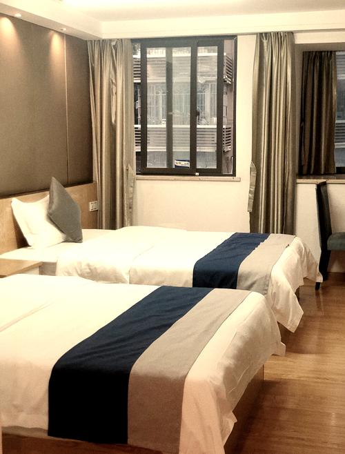 重庆洪崖洞附近的酒店