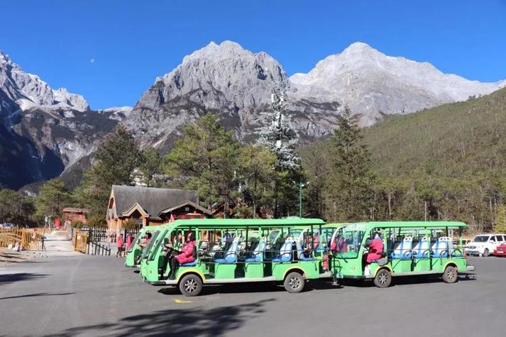 自驾游车能开到蓝月谷