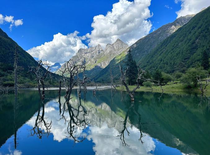 四姑娘山适合自驾游吗