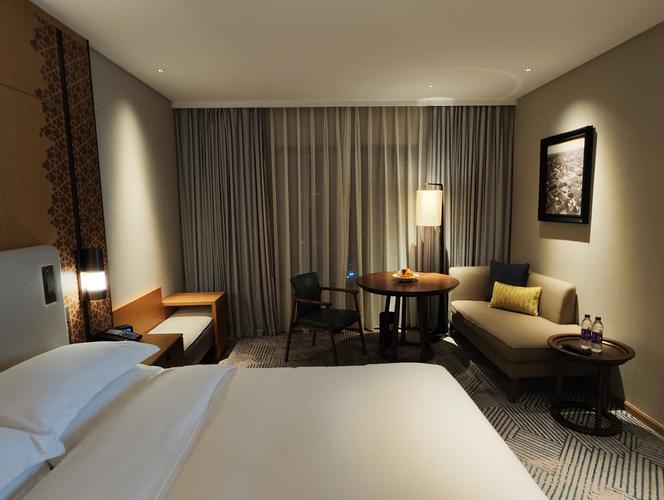 希尔顿酒店多少钱一晚