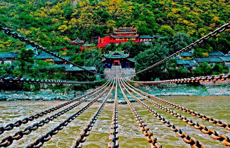 自驾游泸定县旅游景点