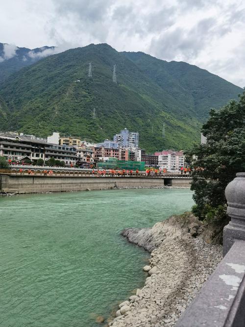自驾游泸定县旅游景点