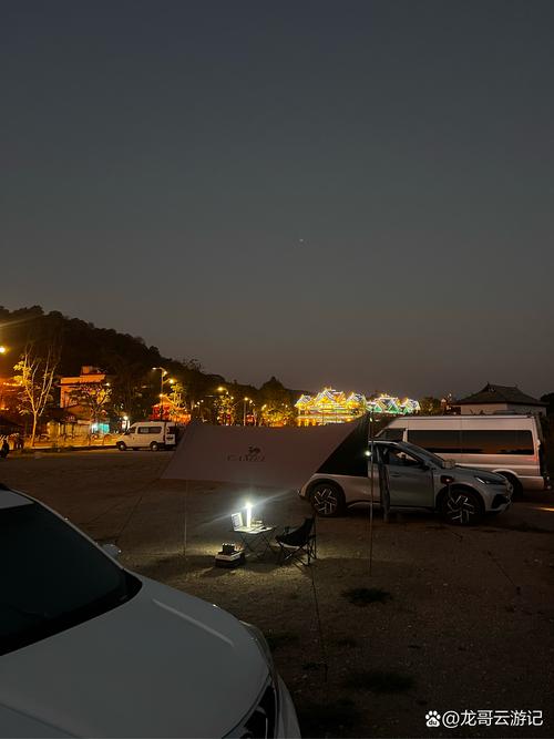 避暑山庄自驾游停车场