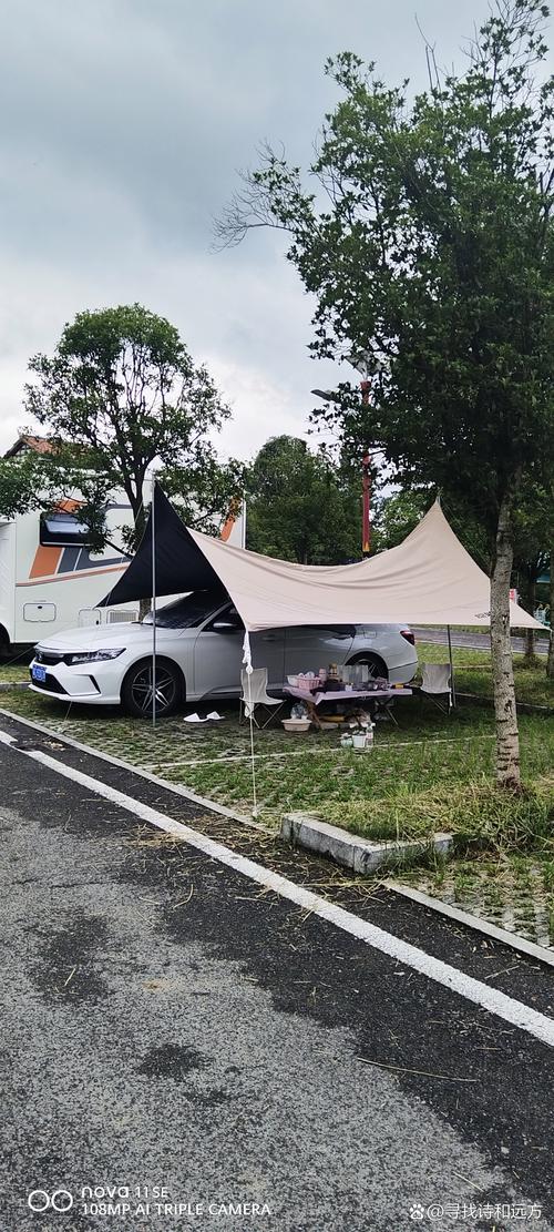 避暑山庄自驾游停车场