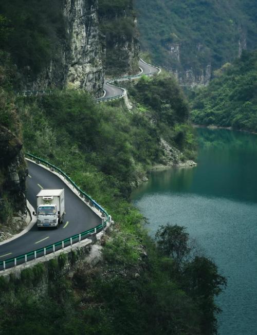 重庆十一人少的自驾游