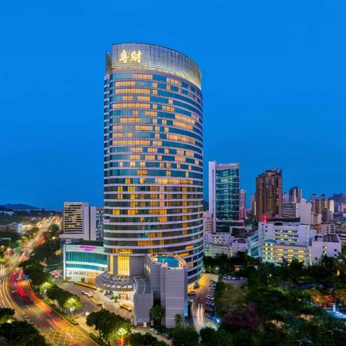 珠海粤财皇冠假日酒店