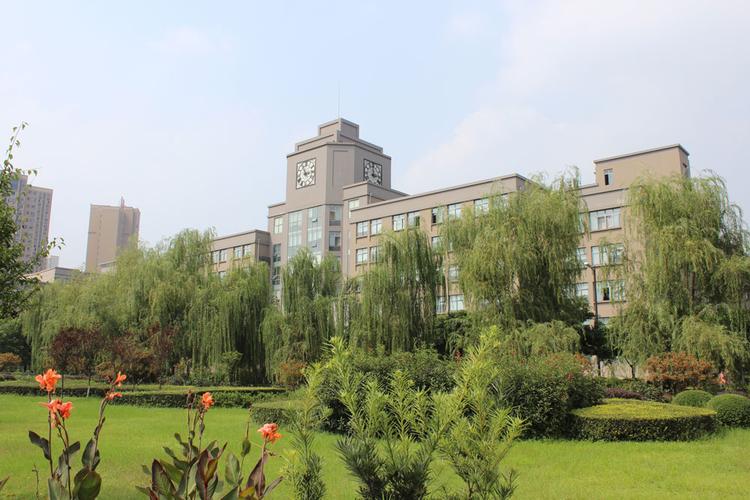 成都银杏酒店管理学院