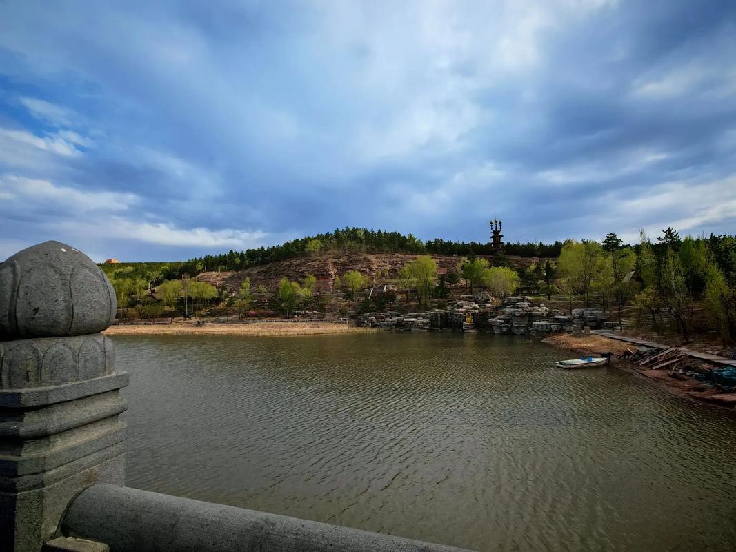 跟团和自驾游那种好些