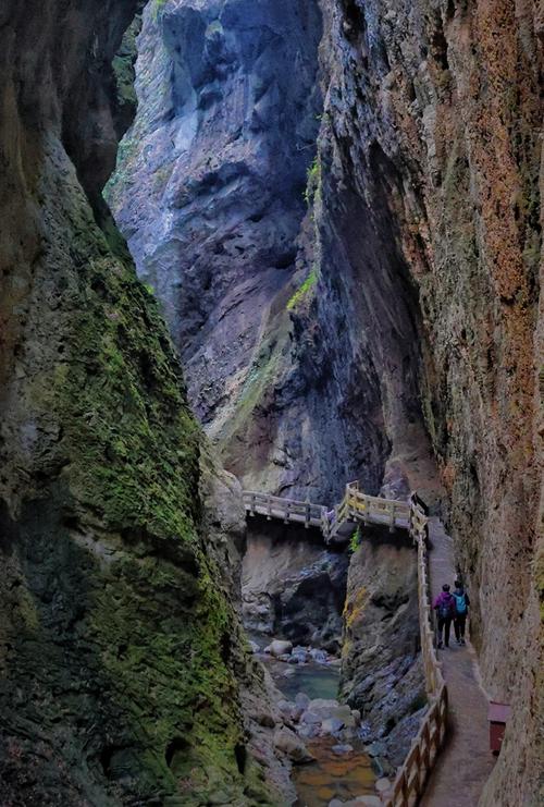 龙水峡地缝景点自驾游