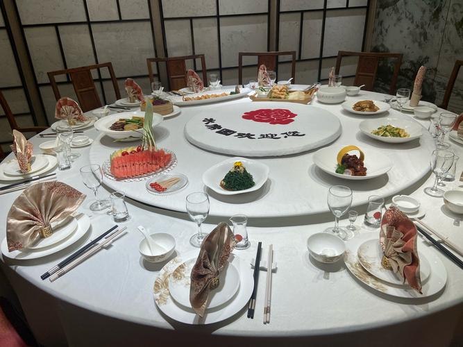 五星级酒店摆台视频