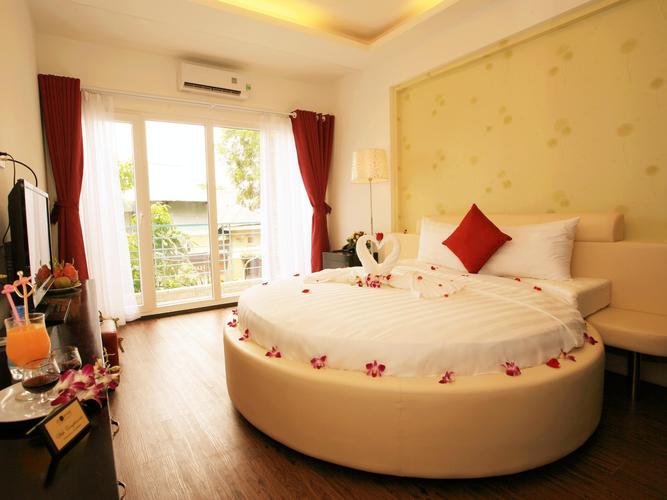 酒店蜜月房布置图片