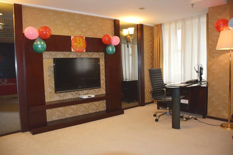 酒店蜜月房布置图片