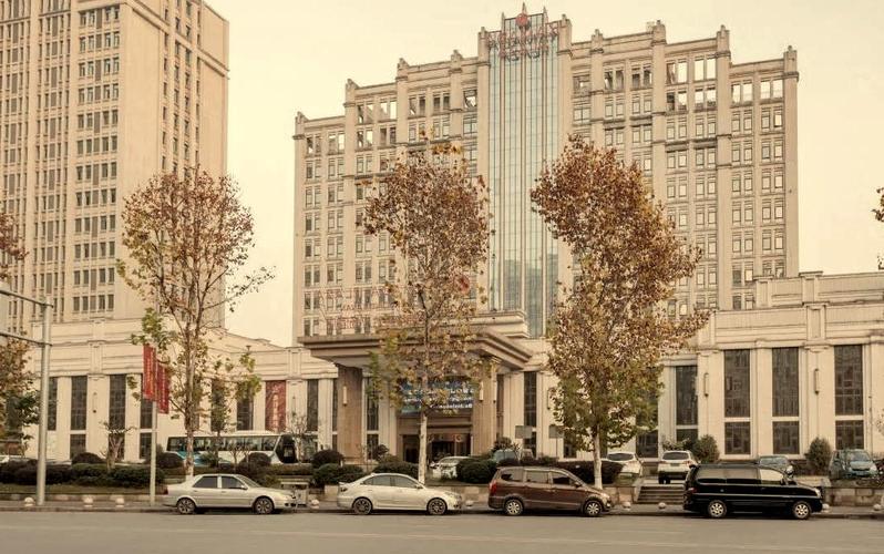 典雅华美达广场酒店