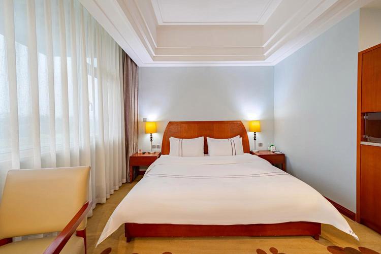 万力多大酒店十陵店