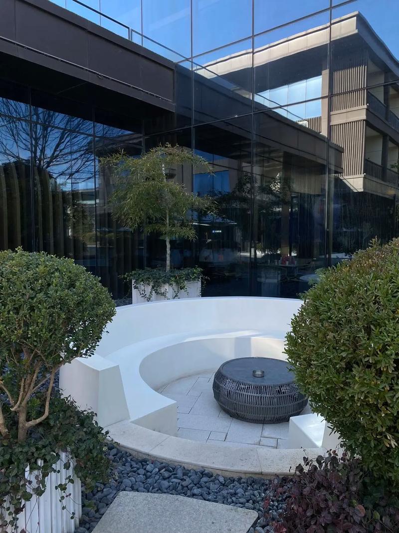 瑞斯丽酒店管理集团