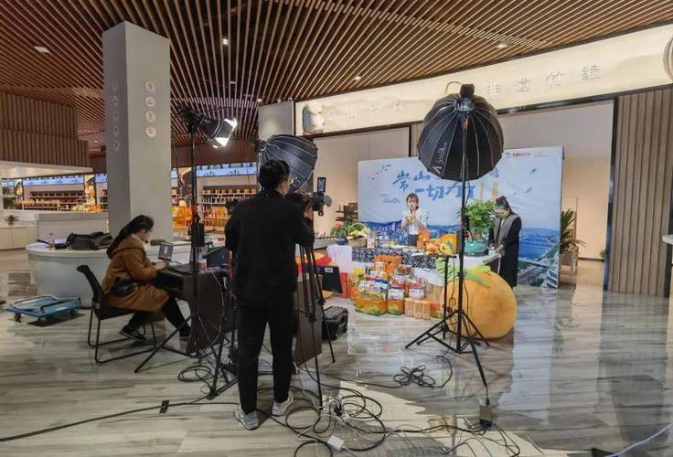 自驾游直播用什么东西