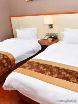 离普济寺最近的酒店