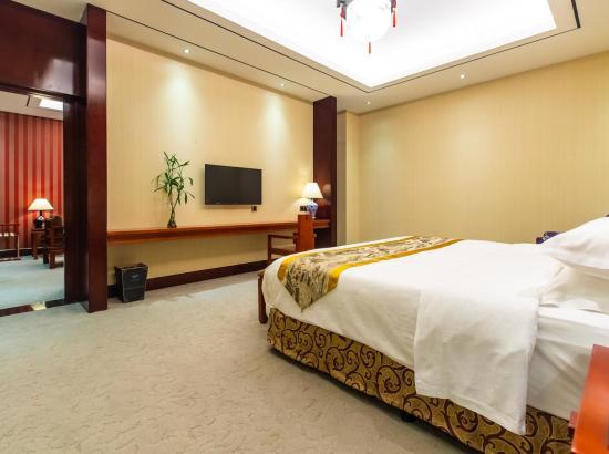 梁山水浒大酒店电话