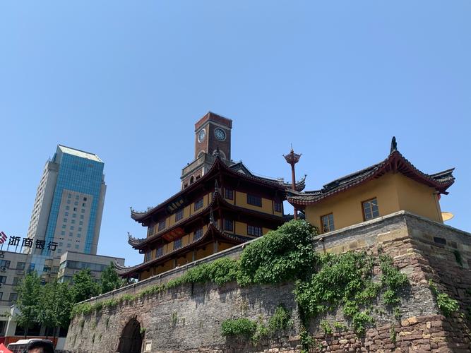 宁波火车站附近的景点