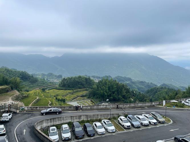 自驾游 四姑娘山停车