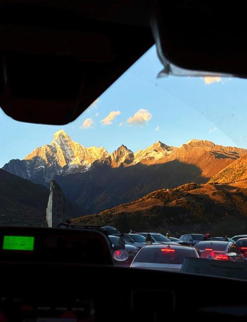 自驾游 四姑娘山停车